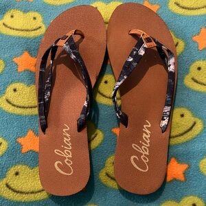 Cobian size 8 flip flops from Buckle